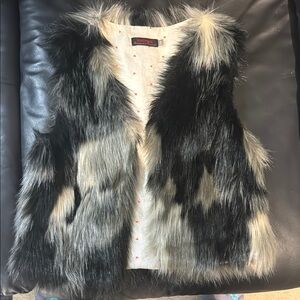 Kids Catimino Faux Fur Vest in Black and Gray